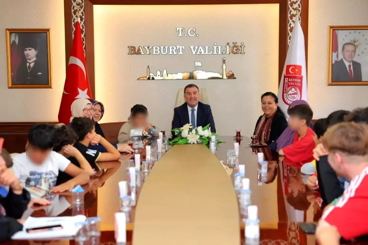 Devlet Korumasındaki Çocuklar ve Gençlerden Vali Eldivan’a Ziyaret