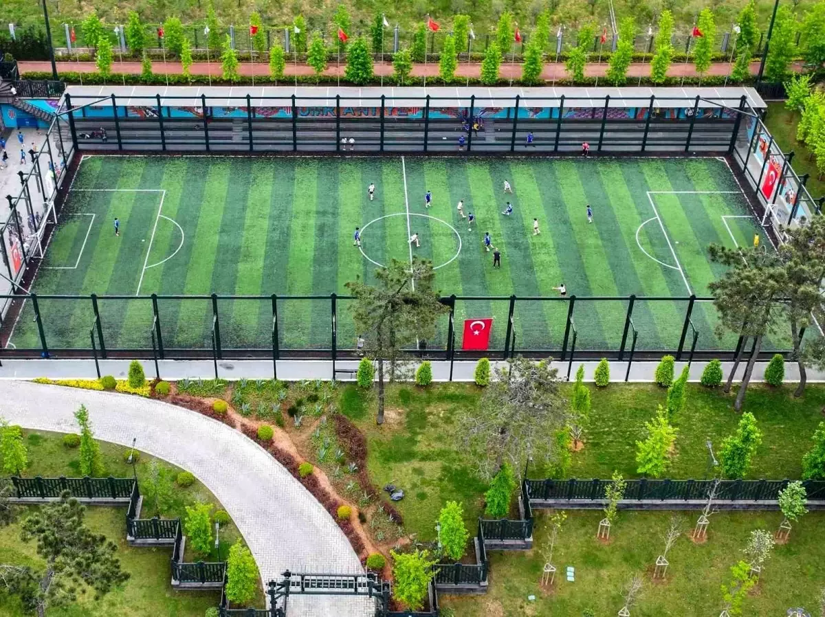 Ümraniye Belediyesi’nden Gençlere Spor Desteği